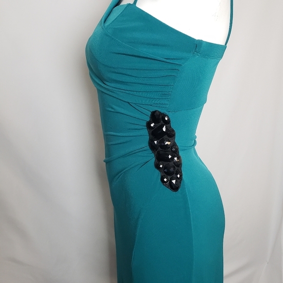 Sleeveless green gown nwot - Picture 2 of 8